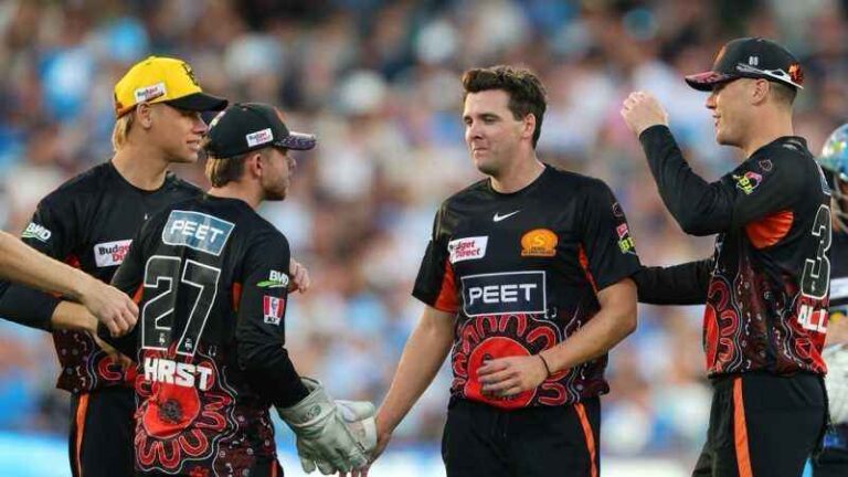 Perth Scorchers Crush Adelaide Strikers: Dominant Win in BBL 2024-25