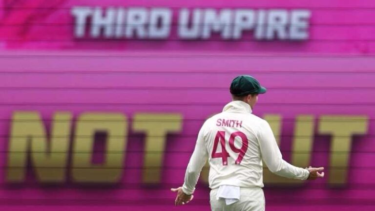 Controversy Erupts Over Steve Smith’s Disallowed Catch of Virat Kohli