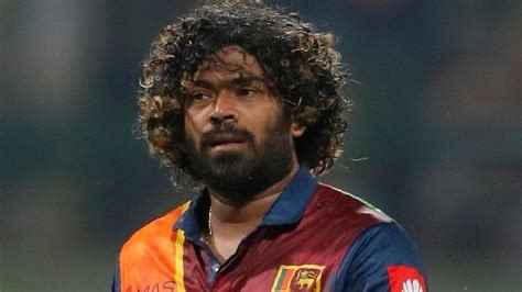 Top 10 Deadliest Bowlers in Cricket History Full Information